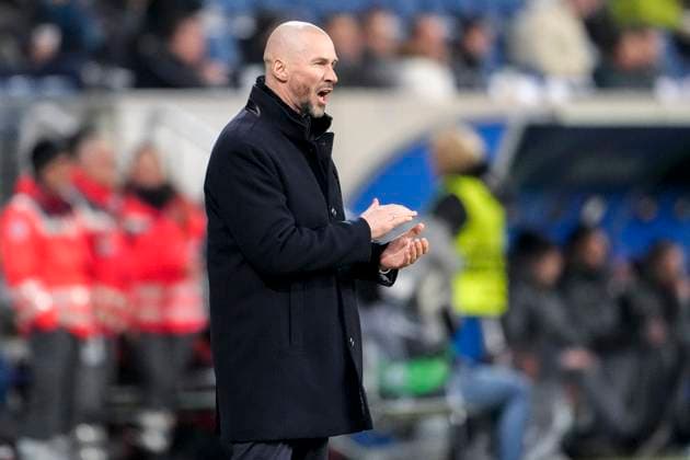 Christian Ilzer coach, head coach, Hoffenheim , gives instructions, gestures, gesticulates with arms, single image, single photo, action, action, 23 01 2025, Sinsheim Germany , football, UEFA Europa League, group stage, TSG 1899 Hoffenheim Tottenham Hotspur, DFB DFL REGULATIONS PROHIBIT ANY USE OF PHOTOGRAPHS AS IMAGE SEQUENCES AND OR QUASI VIDEO xozx
