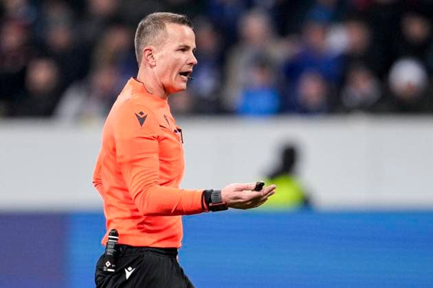 Morten Krogh referee, Denmark , gives instructions, gestures, gesticulates with arms, single image, single photo, action, action, 23 01 2025, Sinsheim Germany , football, UEFA Europa League, group stage, TSG 1899 Hoffenheim Tottenham Hotspur, DFB DFL REGULATIONS PROHIBIT ANY USE OF PHOTOGRAPHS AS IMAGE SEQUENCES AND OR QUASI VIDEO xozx
