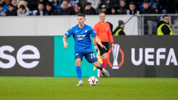 Finn Ole Becker Hoffenheim, 20 , on the ball, cropped, full body, single image, single photo, action, action, 23 01 2025, Sinsheim Germany , football, UEFA Europa League, group stage, TSG 1899 Hoffenheim Tottenham Hotspur, DFB DFL REGULATIONS PROHIBIT ANY USE OF PHOTOGRAPHS AS IMAGE SEQUENCES AND OR QUASI VIDEO xozx