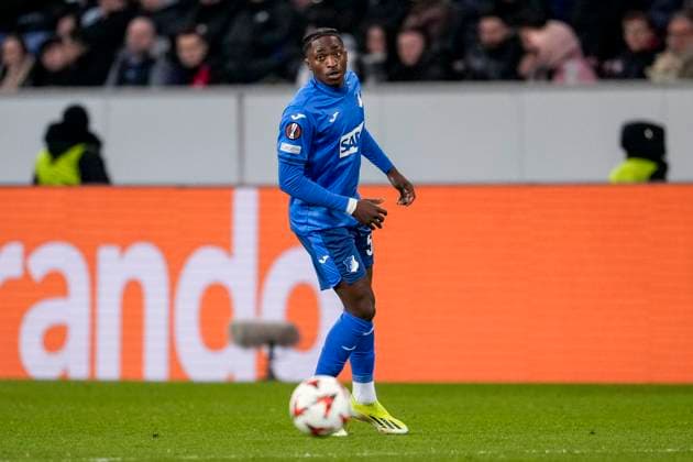David Mokwa Hoffenheim, 52 , on the ball, cropped, full body, single image, single photo, action, action, 23 01 2025, Sinsheim Germany , football, UEFA Europa League, group stage, TSG 1899 Hoffenheim Tottenham Hotspur, DFB DFL REGULATIONS PROHIBIT ANY USE OF PHOTOGRAPHS AS IMAGE SEQUENCES AND OR QUASI VIDEO xozx