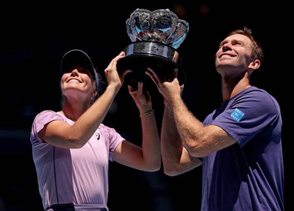 Olivia Gadecki and John Peers of Australia celebrate with the mixed doubles trophy Australian Open, Day Thirteen, Tennis, Melbourne Park, Melbourne, Australia - 24 Jan 2025  Copyright: xEllaxLing Shutterstockx 15108785c