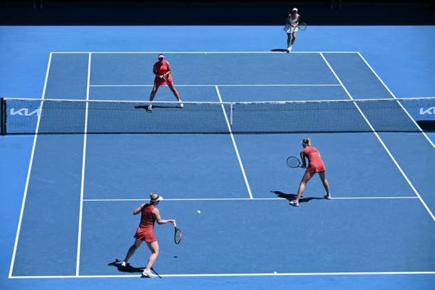 TENNIS AUSTRALIAN OPEN, Erin Routliffe of New Zealand (bottom right) and Gabriela Dabrowski of Canada (bottom left) during their Women?s doubles semi-final match against Su-Wei Hsieh of Chinese Taipei and Jelena Ostapenko of Latvia during the 2025 Australian Open at Melbourne Park in Melbourne, Friday, January 24, 2025. ( NO ARCHIVING, EDITORIAL USE ONLY, NO USE IN BOOKS WITHOUT CONSENT MELBOURNE VICTORIA AUSTRALIA  Copyright: xJOELxCARRETTx 20250124185431264623