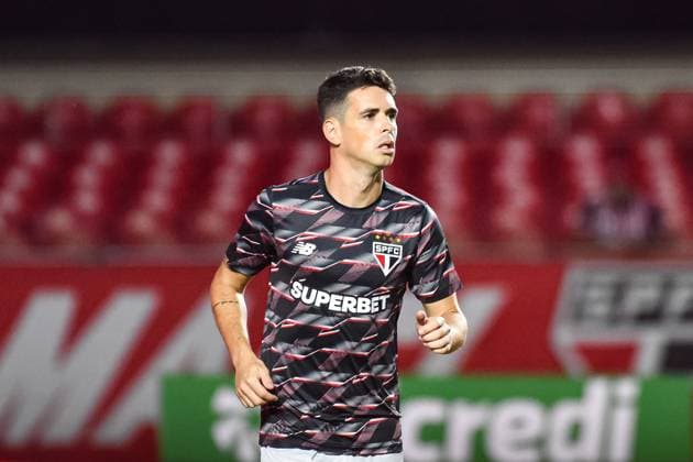 São Paulo FC x Guarani SÃO PAULO, SP - 23.01.2025: SÃO PAULO FC X GUARANI - Oscar, São Paulo player during warm-up for the match between São Paulo FC x Guarani, valid for the third round of the 2025 São Paulo Football Championship, this Thursday, (23) at Morumbis, SP. (Photo: Roberto Casimiro Fotoarena) x2679093x  RobertoxCasimiro