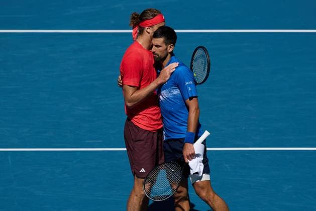 Novak Djokovic of Serbia retires hurt during his semi-final with Alexander Zverev of Germany Australian Open, Day Thirteen, Tennis, Melbourne Park, Melbourne, Australia - 24 Jan 2025  Copyright: xRachelxBach Shutterstockx 15108800d