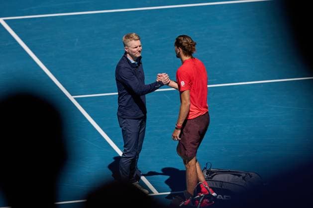 Alexander Zverev of Germany and Jim Courier after Novak Djokovic of Serbia retired hurt from the semi-final Australian Open, Day Thirteen, Tennis, Melbourne Park, Melbourne, Australia - 24 Jan 2025  Copyright: xRachelxBach Shutterstockx 15108800z