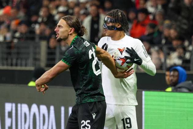 Cebrail Makreckis 25 Ferencvaros TC , Jean Matteo Bahoya 19 Eintracht Frankfurt , Eintracht Frankfurt vs Ferencvaros TC, Soccer, Europa League, Matchday 7, 23 01 2025 Frankfurt am Main Hessen Germany Copyright: xkolbert-press MartinxAgüerax