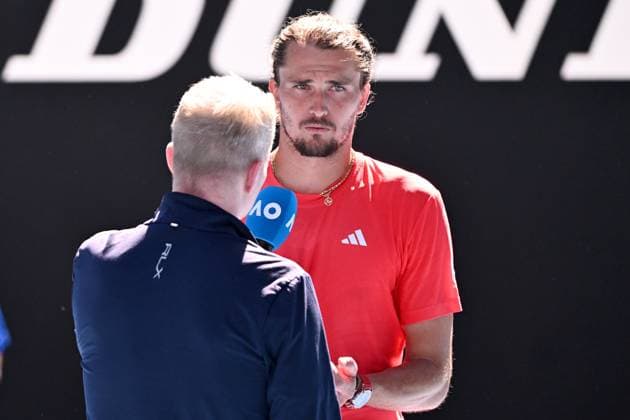 TENNIS AUSTRALIAN OPEN, Alexander Zverev of Germany speaks to the crowd and reacts after Novak Djokovic of Serbia retired from his semi-final match against during the 2025 Australian Open at Melbourne Park in Melbourne, Friday, January 24, 2025. ( NO ARCHIVING, EDITORIAL USE ONLY, NO USE IN BOOKS WITHOUT CONSENT MELBOURNE VICTORIA AUSTRALIA  Copyright: xJAMESxROSSx 20250124171645336362