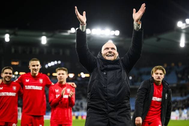 MALMO , 23-01-2025 , Malmo New stadium , season 2024 2025 , UEFA Europa league, Football. during the match Malmo - FC Twente, FC Twente trainer coach Jospeh Oosting and FC Twente player Sem Steijn celebrate the 2-3 Malmo - Twente  x27534236x Copyright:
