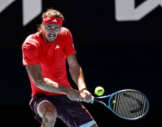(250124) -- MELBOURNE, Jan. 24, 2025 -- Alexander Zverev hits a return during the men s singles semifinals between Novak Djokovic of Serbia and Alexander Zverev of Germany at Australian Open tennis tournament in Melbourne, Australia, Jan. 24, 2025. ) (SP)AUSTRALIA-MELBOURNE-TENNIS-AUSTRALIAN OPEN-MEN S SINGLES-SEMIFINALS MaxPing 
