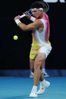 Ben Shelton during the Semi-final match against Sinner in the Rod Laver Arena Australian Open, Day Thirteen, Tennis, Melbourne Park, Melbourne, Australia - 24 Jan 2025  Copyright: xEllaxLing Shutterstockx 15108785bn