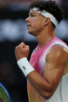 Ben Shelton celebrates during the Semi-final match against Sinner in the Rod Laver Arena Australian Open, Day Thirteen, Tennis, Melbourne Park, Melbourne, Australia - 24 Jan 2025  Copyright: xEllaxLing Shutterstockx 15108785bs