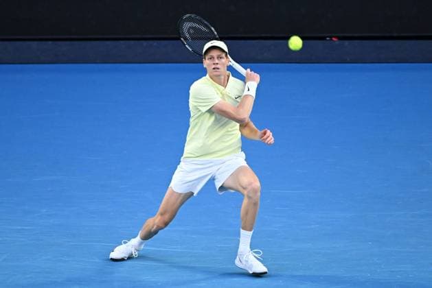 TENNIS AUSTRALIAN OPEN, Italian tennis player Jannik Sinner in action during the Men s Singles Semifinals match against American tennis player Ben Shelton on day 13 of the 2025 Australian Open at Rod Laver Arena in Melbourne, Friday, January 24th, 2025. ( NO ARCHIVING, EDITORIAL USE ONLY, NO USE IN BOOKS WITHOUT CONSENT MELBOURNE VICTORIA AUSTRALIA  Copyright: xJAMESxROSSx 20250124186983696144