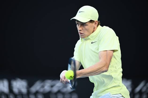 TENNIS AUSTRALIAN OPEN, Italian tennis player Jannik Sinner in action during the Men s Singles Semifinals match against American tennis player Ben Shelton on day 13 of the 2025 Australian Open at Rod Laver Arena in Melbourne, Friday, January 24th, 2025. ( NO ARCHIVING, EDITORIAL USE ONLY, NO USE IN BOOKS WITHOUT CONSENT MELBOURNE VICTORIA AUSTRALIA  Copyright: xJOELxCARRETTx 20250124191313039291