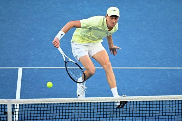 TENNIS AUSTRALIAN OPEN, Italian tennis player Jannik Sinner in action during the Men s Singles Semifinals match against Ben Shelton on day 13 of the 2025 Australian Open at Rod Laver Arena in Melbourne, Friday, January 24th, 2025. ( NO ARCHIVING, EDITORIAL USE ONLY, NO USE IN BOOKS WITHOUT CONSENT MELBOURNE VICTORIA AUSTRALIA  Copyright: xJAMESxROSSx 20250124168541218678