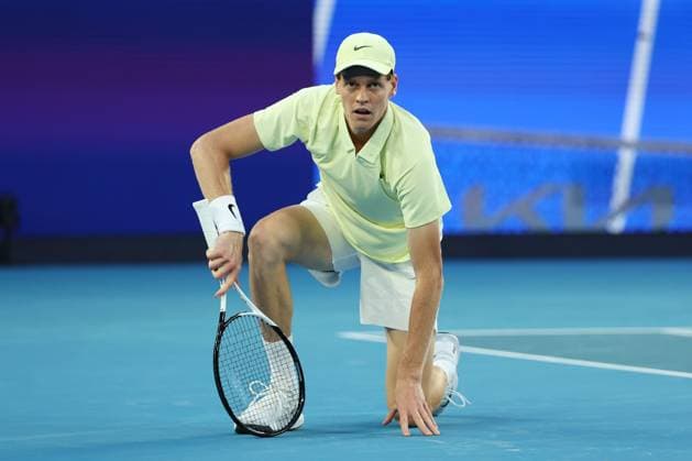 Jannik Sinner falls to the ground during the Semi-final match against Shelton in the Rod Laver Arena Australian Open, Day Thirteen, Tennis, Melbourne Park, Melbourne, Australia - 24 Jan 2025  Copyright: xEllaxLing Shutterstockx 15108785cc