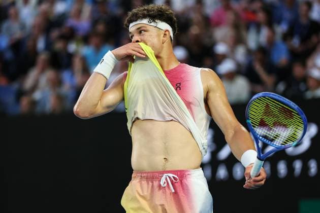 Ben Shelton during the Semi-final match against Sinner in the Rod Laver Arena Australian Open, Day Thirteen, Tennis, Melbourne Park, Melbourne, Australia - 24 Jan 2025  Copyright: xEllaxLing Shutterstockx 15108785ci