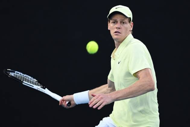 TENNIS AUSTRALIAN OPEN, Italian tennis player Jannik Sinner in action during the Men s Singles Semifinals match on day 13 of the 2025 Australian Open at Rod Laver Arena in Melbourne, Friday, January 24th, 2025. ( NO ARCHIVING, EDITORIAL USE ONLY, NO USE IN BOOKS WITHOUT CONSENT MELBOURNE VICTORIA AUSTRALIA  Copyright: xJOELxCARRETTx 20250124143584175517