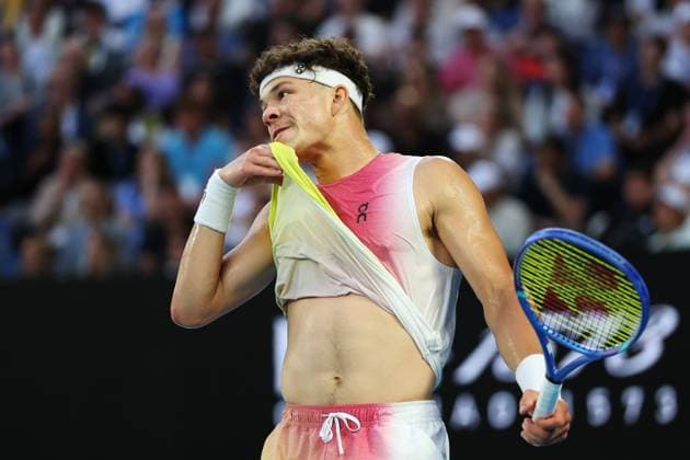 Ben Shelton during the Semi-final match against Sinner in the Rod Laver Arena Australian Open, Day Thirteen, Tennis, Melbourne Park, Melbourne, Australia - 24 Jan 2025  Copyright: xEllaxLing Shutterstockx 15108785co