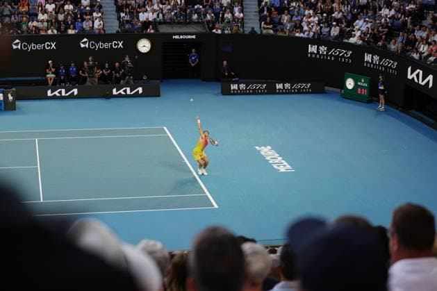 Ben Shelton serves during the Semi-final match against Sinner in the Rod Laver Arena Australian Open, Day Thirteen, Tennis, Melbourne Park, Melbourne, Australia - 24 Jan 2025  Copyright: xRachelxBach Shutterstockx 15108800cd