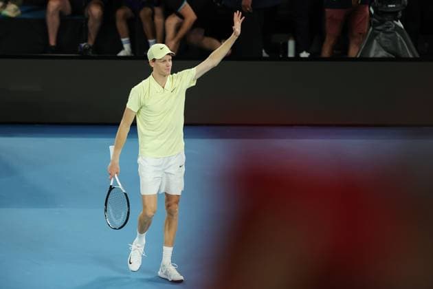 Jannik Sinner celebrates winning the Semi-final match against Shelton in the Rod Laver Arena Australian Open, Day Thirteen, Tennis, Melbourne Park, Melbourne, Australia - 24 Jan 2025  Copyright: xRachelxBach Shutterstockx 15108800et