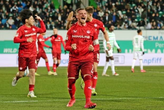 24 01 2025, xmohx, Soccer 2 Bundesliga, Spvgg Greuther Fuerth 1 FC Kaiserslautern emspor, v l Marlon Ritter Kaiserslautern cheers the 1 1 DFL DFB REGULATIONS PROHIBIT ANY USE OF PHOTOGRAPHS as IMAGE SEQUENCES and or QUASI VIDEO Fuerth
