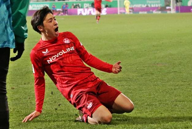 24 01 2025, xmohx, Soccer 2 Bundesliga, Spvgg Greuther Fuerth 1 FC Kaiserslautern emspor, v l Daisuke Yokota Kaiserslautern celebrates the 2 1 for Kaiserslautern DFL DFB REGULATIONS PROHIBIT ANY USE OF PHOTOGRAPHS as IMAGE SEQUENCES and or QUASI VIDEO Fuerth