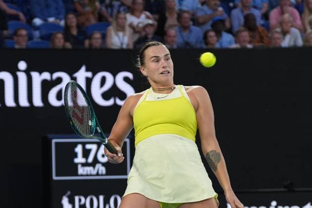January 25, 2025: 1st seed ARYNA SABALENKA of Belarus in action against 19th seed MADISON KEYS of the USA on Rod Laver Arena in a Women s Singles Final match on day 14 of the 2025 Australian Open in Melbourne, Australia. Cal Media Melbourne Australia - ZUMAc04_ 20250125_faf_c04_002 Copyright: xSydneyxLowx