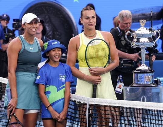 (250125) -- MELBOURNE, Jan. 25, 2025 -- Aryna Sabalenka (R) and Madison Keys (L) pose for photos before the women s singles final between Aryna Sabalenka of Belarus and Madison Keys of the United States at Australian Open tennis tournament in Melbourne, Australia, Jan. 25, 2025. ) (SP)AUSTRALIA-MELBOURNE-TENNIS-AUSTRALIAN OPEN-WOMEN S SINGLES-FINAL MaxPing 