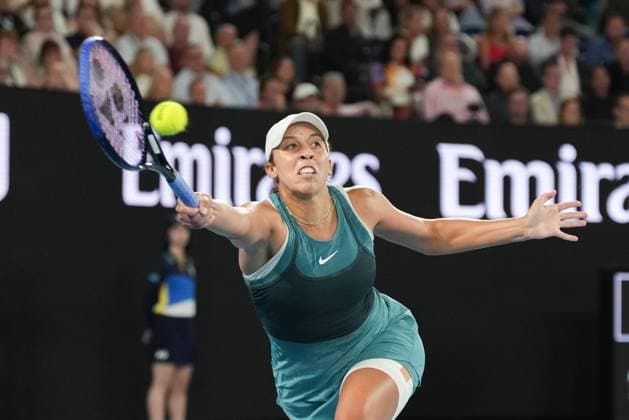 January 25, 2025: 19th seed MADISON KEYS of the USA in action against 1st seed ARYNA SABALENKA of Belarus on Rod Laver Arena in a Women s Singles Final match on day 14 of the 2025 Australian Open in Melbourne, Australia. Cal Media Melbourne Australia - ZUMAc04_ 20250125_faf_c04_019 Copyright: xSydneyxLowx