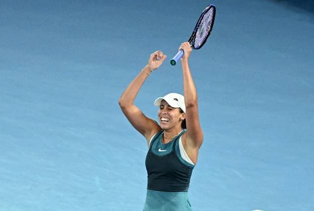 TENNIS AUSTRALIAN OPEN, Madison Keys of the USA celebrates winning the Women?s final against Aryna Sabalenka of Belarus during the 2025 Australian Open at Melbourne Park in Melbourne, Saturday, January 25, 2025. ( NO ARCHIVING, EDITORIAL USE ONLY, NO USE IN BOOKS WITHOUT CONSENT MELBOURNE VICTORIA AUSTRALIA  Copyright: xJAMESxROSSx 20250125198131114520
