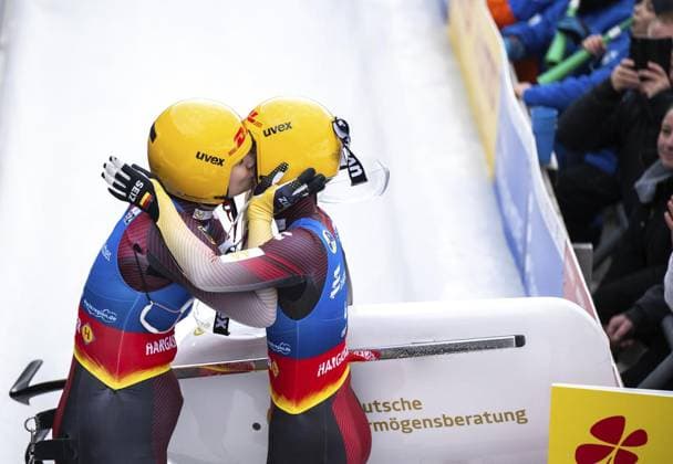 Bilder des Jahres 2025, Sport 01 Januar Sport Themen der Woche KW04 EBERSPÄCHER RODEL WELTCUP 2024-2025 DAMEN DOPPEL ** NUR FÜR REDAKTIONELLE ZWECKE ** EDITORIAL USE ONLY **<p>25 01 2025-Oberhof: EBERSPÄCHER Rodel Weltcup 2024 2025 Rennrodelbahn Oberhof Damen Doppelsitzer im Foto: Dajana Eitberger Magdalena Matschina 4 (GER) jubeln im Ziel ( Deutschland Thüringen Oberhof Copyright: SaschaxFromm *** EBERSPÄCHER RODEL WELTCUP 2024 2025 WOMENS DOUBLE FOR EDITORIAL PURPOSES ONLY EDITORIAL USE ONLY p 25 01 2025 Oberhof EBERSPÄCHER Luge World Cup 2024 2025 Luge track Oberhof Womens doubles in photo Dajana Eitberger Magdalena Matschina 4 GER cheering at the finish line Germany Thuringia Oberhof Copyright SaschaxFromm Copyright: SaschaxFromm doc7z2qr87draxenvqxmlm ,EDITORIAL USE ONLY