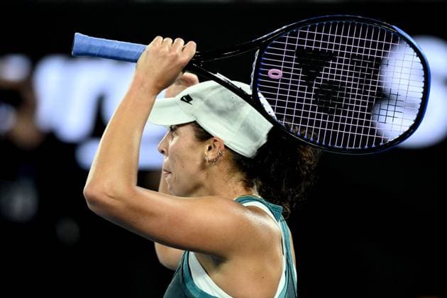 TENNIS AUSTRALIAN OPEN, Madison Keys of the USA celebrates match point during her Women?s final win over Aryna Sabalenka of Belarus during the 2025 Australian Open at Melbourne Park in Melbourne, Saturday, January 25, 2025. ( NO ARCHIVING, EDITORIAL USE ONLY, NO USE IN BOOKS WITHOUT CONSENT MELBOURNE VICTORIA AUSTRALIA  Copyright: xJOELxCARRETTx 20250125188818285639