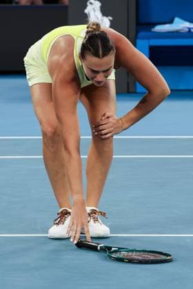 (250125) -- MELBOURNE, Jan. 25, 2025 -- Aryna Sabalenka reaches for the racket during the women s singles final between Aryna Sabalenka of Belarus and Madison Keys of the United States at Australian Open tennis tournament in Melbourne, Australia, Jan. 25, 2025. ) (SP)AUSTRALIA-MELBOURNE-TENNIS-AUSTRALIAN OPEN-WOMEN S SINGLES-FINAL MaxPing 