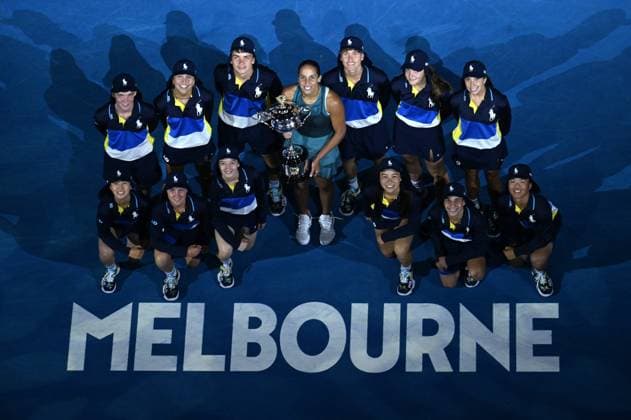 TENNIS AUSTRALIAN OPEN, Madison Keys of the USA poses with the Daphne Akhurst Memorial Cup after winning the Women?s final against Aryna Sabalenka of Belarus during the 2025 Australian Open at Melbourne Park in Melbourne, Saturday, January 25, 2025. ( NO ARCHIVING, EDITORIAL USE ONLY, NO USE IN BOOKS WITHOUT CONSENT MELBOURNE VICTORIA AUSTRALIA  Copyright: xJAMESxROSSx 20250125158205344227