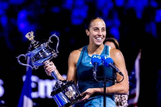 MELBOURNE, VIC - JANUARY 25: Madison Keys of the United States of America holds the the Daphne Akhurst Memorial Cup after winning the Women s Singles Finals of the 2025 Australian Open on January 25 2025, at Melbourne Park in Melbourne, Australia. (Photo by Jason Heidrich Icon Sportswire) TENNIS: JAN 25 Australian Open EDITORIAL USE ONLY Icon250125006