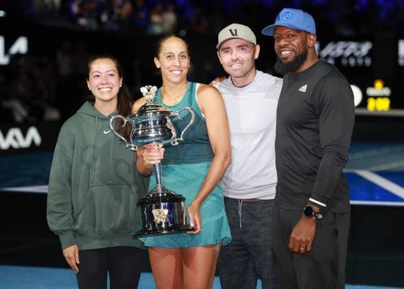 Madison Keys USA with the trophy and her team husband Bjorn Fratangelo with bright cap, Trophy, Award Ceremony, Presentation, Australian Open 2025, Melbourne Park, Melbourne, Victoria, Australia Copyright: xJuergenxHasenkopfx