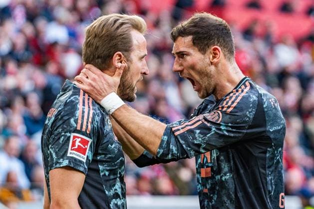 Sport Bilder des Tages 25.01.2025, SC Freiburg vs. FC Bayern München, 1. Bundesliga, 19. Spieltag Tor zum 0:1 durch Harry Kane (FC Bayern Muenchen, 9) hier mit Leon Goretzka (FC Bayern Muenchen, 8) Wichtiger Hinweis: Gemaess den Vorgaben der DFL Deutsche Fussball Liga bzw. des DFB Deutscher Fussball-Bund ist es untersagt, in dem Stadion und oder vom Spiel angefertigte Fotoaufnahmen in Form von Sequenzbildern und oder videoaehnlichen Fotostrecken zu verwerten *** 25 01 2025, SC Freiburg vs FC Bayern Munich, 1 Bundesliga, Matchday 19 Goal for 0 1 by Harry Kane FC Bayern Muenchen, 9 here with Leon Goretzka FC Bayern Muenchen, 8 Important note According to the regulations of the DFL German Football League or the DFB German Football Association, it is prohibited to use photographs taken in the stadium and or of the match in the form of sequential images and or video-like photo series Copyright: xBahhoxKarax