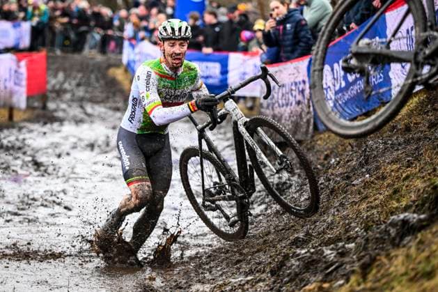 UCI Cyclocross World Cup Maasmechelen 2025 MAASMECHELEN, BELGIUM - JANUARY 25 : Sweeck Laurens (BEL) of Crelan - Corendon during the 11th leg of the UCI Cyclocross World Cup Series 2024-2025 men elite race on January 25, 2025 in Maasmechelen, Belgium, 25 01 2025 Maasmechelen Belgium  Copyright: xVincentxKalutx