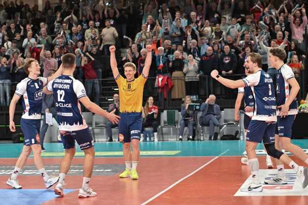 GER 1 VBL, SVG Lueneburg vs FT 1844 Freiburg 25 01 2025, LKH Arena, Lueneburg, GER 1 VBL, SVG Lueneburg vs FT 1844 Freiburg in the picture the Lueneburg team cheers nordphotoxGmbH xWitke nph00002