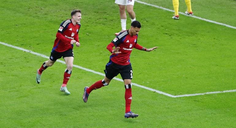 Davie Selke cheers after 0 1 joy emotion jubilation Sport Football Soccer DFL 2 Bundesliga Men 19 Matchday Season 2024 2025 25 12 2024 Hertha BSC Berlin vs Hamburger SV HSV DFL regulations prohibit any use of photographs as image sequences and or quasi video