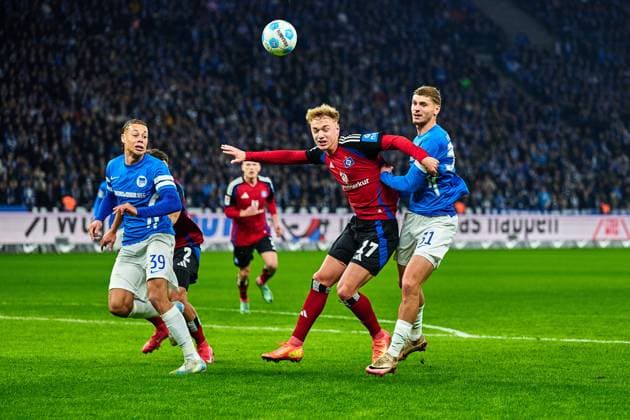 Derry Scherhant Hertha BSC, 39 , Adam Karabec Hamburger SV, 17 , Marton Dardai Hertha BSC, 31 , GER, Hertha BSC vs Hamburger SV HSV , Soccer Men, 2 Bundesliga, Season 2024 2025, Matchday 19, 25 01 2025 DFL REGULATES PROHIBIT ANY USE OF PHOTOGRAPHS AS IMAGE SEQUENCES AND OR QUASI VIDEO GER, Hertha BSC vs Hamburger SV HSV , Football Men, 2 Bundesliga, Season 2024 2025, 19 Matchday, 25 01 2025 Berlin Copyright: xClaudiusxRauch,xEibner-Pressefotox xClaudiusxRauchx EP_CRH