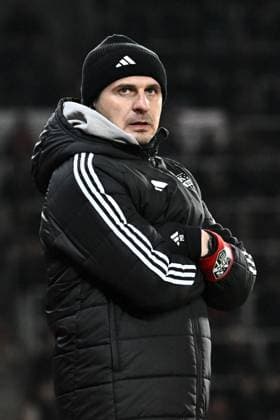 Eupen s head coach Mersad Selimbegovic pictured during a soccer match between Zulte Waregem and KAS Eupen, Saturday 25 January 2025 in Waregem, on day 19 of the 2024-2025 Challenger Pro League 1B second division of the Belgian championship. MAARTENxSTRAETEMANS  x111167277x
