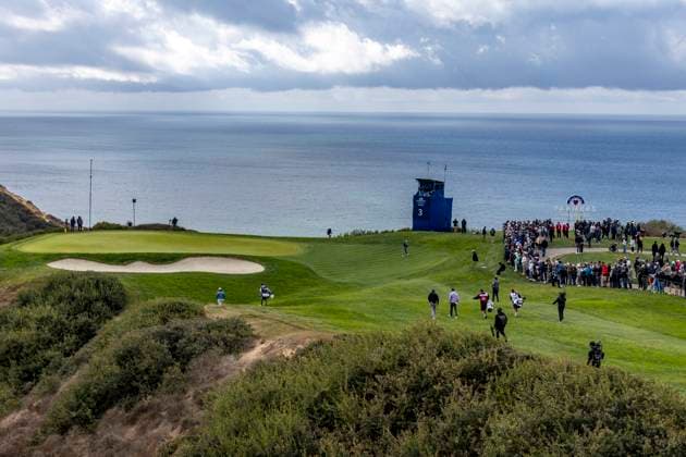 LA JOLLA, CA - JANUARY 25: Harris English, Andrew Novak, Aldrich Potgieter, and their caddies walk toward the third green during the final round of the Farmers Insurance Open tournament, Saturday, January 25, 2025, at Torrey Pines Golf Course in La Jolla, California. (Photo by Tony Ding Icon Sportswire) GOLF: JAN 25 PGA, Golf Herren Farmers Insurance Open EDITORIAL USE ONLY Icon46520250125001
