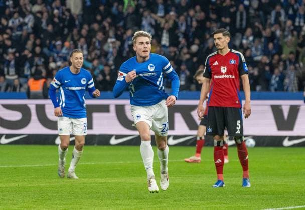 Soccer, Men, Season 2024 2025, 2 Bundesliga 19 Matchday , Hertha BSC Hamburger SV, f l Marten Winkler Hertha BSC , Celebration after goal to 2 2, Dennis Hadzikadunic Hamburger SV , 25 01 2025, Copyright: xSebastianxRäppold MatthiasxKochx