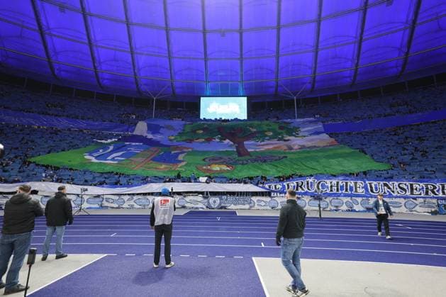 1 Soccer Bundesliga Hertha BSC Hamburger SV Fanchoreo, Choreography, Hertha Fans show picture in memory of the deceased president Kay Bernstein, during the match in the 1 Soccer Bundesliga Hertha BSC Hamburger SV in Berlin, Olympiastadion, on 25 01 2025 DFB regulations prohibit any use of photographs as image sequences and or quasi video Copyright: xBEAUTIFULxSPORTS Frankex