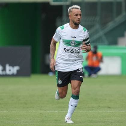 Coritiba e Athletico CURITIBA, PR - 25.01.2025: CORITIBA E ATHLETICO - Rafinha during the Coritiba and Athletico match held at the Major Antônio Couto Pereira Stadium in Curitiba, PR. (Photo: Carlos Pereyra Fotoarena) x2679765x  CarlosxPereyra