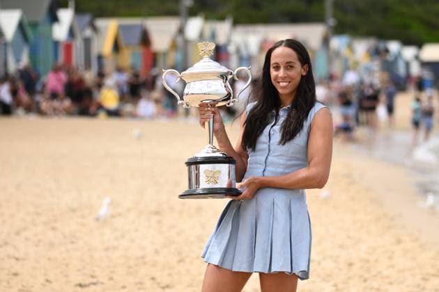 AUSTRALIAN OPEN WOMENS FINAL WINNER, Madison Key of the USA poses for a photograph the with the Daphne Akhurst Memorial Cup at the Brighton Bathing Boxes in Melbourne, Sunday, January 26, 2025. Madison Keys has claimed her maiden Grand Slam singles title, winning the Australian Open 2025 women?s crown at Melbourne Park. ( NO ARCHIVING, EDITORIAL USE ONLY, NO USE IN BOOKS WITHOUT CONSENT MELBOURNE VICTORIA AUSTRALIA  Copyright: xJOELxCARRETTx 20250126149219152339