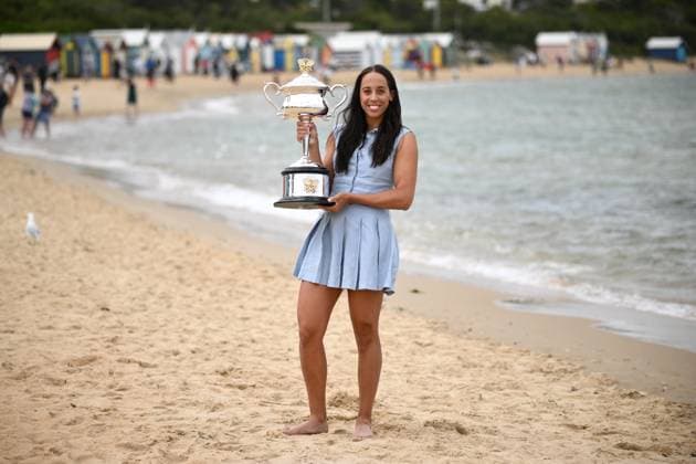 AUSTRALIAN OPEN WOMENS FINAL WINNER, Madison Key of the USA poses for a photograph the with the Daphne Akhurst Memorial Cup at the Brighton Bathing Boxes in Melbourne, Sunday, January 26, 2025. Madison Keys has claimed her maiden Grand Slam singles title, winning the Australian Open 2025 women?s crown at Melbourne Park. ( NO ARCHIVING, EDITORIAL USE ONLY, NO USE IN BOOKS WITHOUT CONSENT MELBOURNE VICTORIA AUSTRALIA  Copyright: xJOELxCARRETTx 20250126134735304186