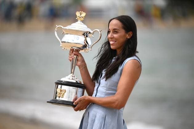 AUSTRALIAN OPEN WOMENS FINAL WINNER, Madison Key of the USA poses for a photograph the with the Daphne Akhurst Memorial Cup at the Brighton Bathing Boxes in Melbourne, Sunday, January 26, 2025. Madison Keys has claimed her maiden Grand Slam singles title, winning the Australian Open 2025 women?s crown at Melbourne Park. ( NO ARCHIVING, EDITORIAL USE ONLY, NO USE IN BOOKS WITHOUT CONSENT MELBOURNE VICTORIA AUSTRALIA  Copyright: xJOELxCARRETTx 20250126163707624015