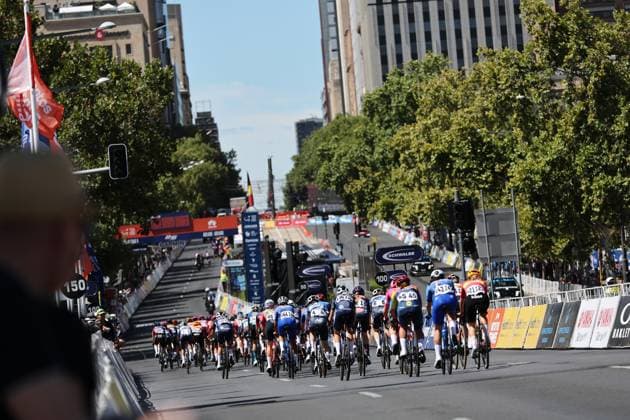 CYCLING WOMENS TOUR DOWN UNDER CRITERIUM, Riders race during the Santos Women s Tour Down Under street classic at Hilton Adelaide hotel in Adelaide, Sunday, January 26, 2025. ( NO ARCHIVING, EDITORIAL USE ONLY, NO USE IN BOOKS WITHOUT CONSENT ADELAIDE SOUTH AUSTRALIA AUSTRALIA  Copyright: xCONxCHRONISx 20250126119208913847